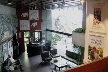 Visita privilegiada: sala de projeção Cinema do Museu em Salvador